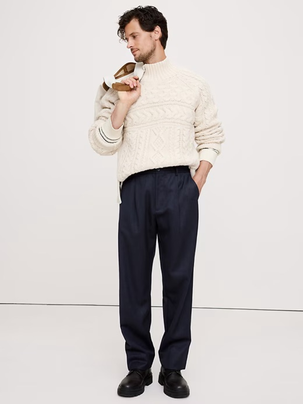 BANANA REPUBLIC RELAXED PLEATED PULL-ON TWILL DRESS PANT